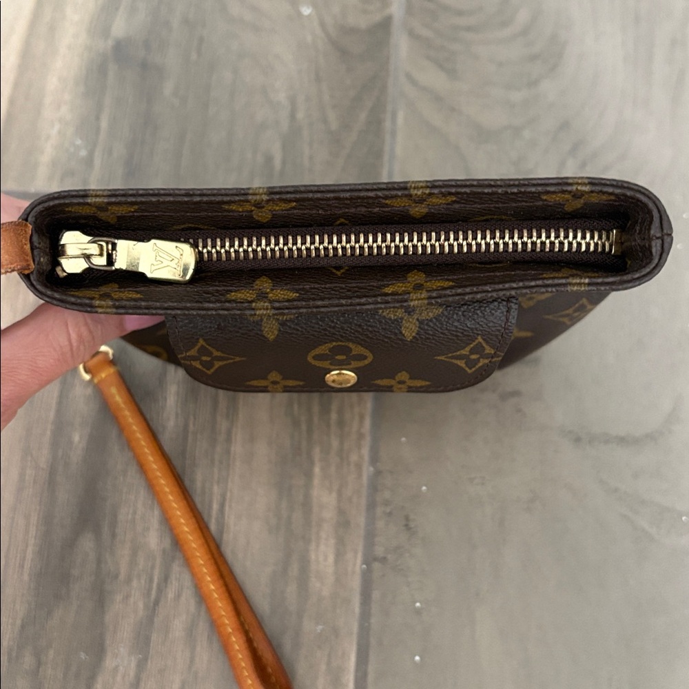 Louis Vuitton Partiton Wristlet - needs repair - Picture 10 of 11